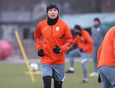 九游体育入口-李霄鹏执教山东泰山那年