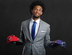 九游下载官网-火箭对老鹰哈登三节60分视频